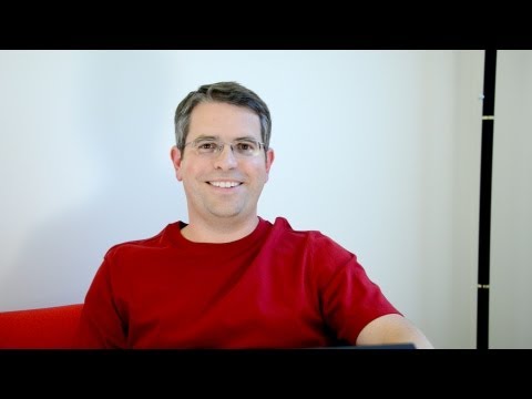 Matt Cutts: Is the color of your shirt related with the SEO topic that you are talking about?
