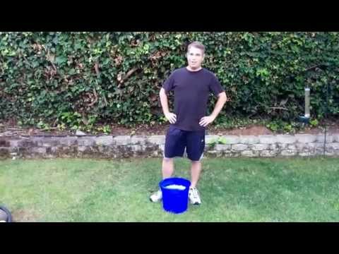Matt Cutts: Matt Cutts does the ALS Ice Bucket Challenge