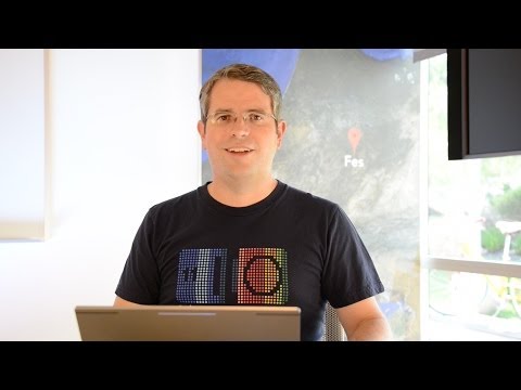 Matt Cutts: Should I correct the grammar of comments on my blog?